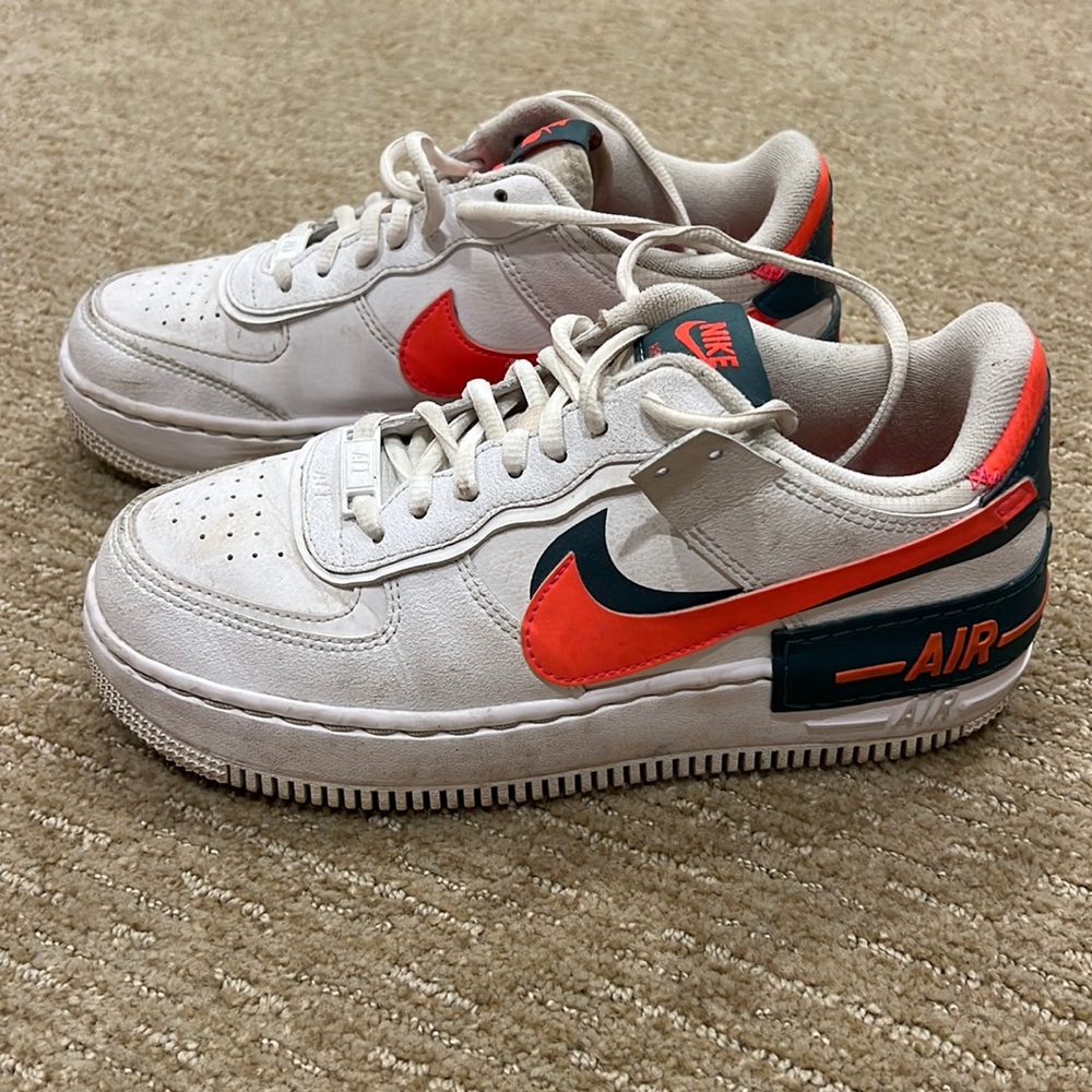 Womens nike air white and pink sneakers size 7